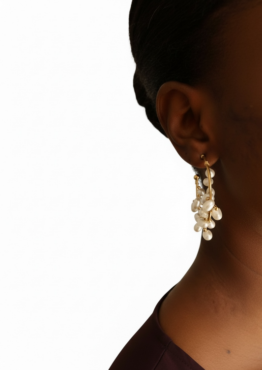 GOLDEN PEARL – Golden pearl hoop earrings