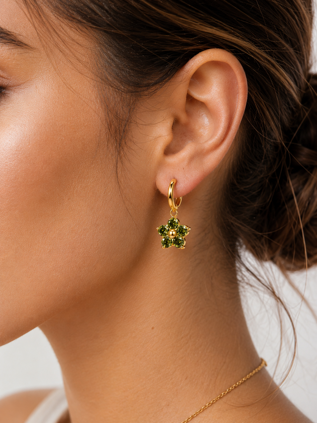 Boucles Éméria Bloom – Créoles fleuries dorées