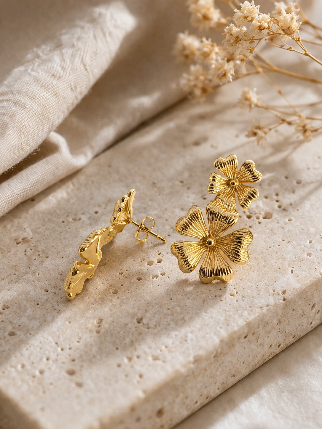 Floraé Gold Earrings
