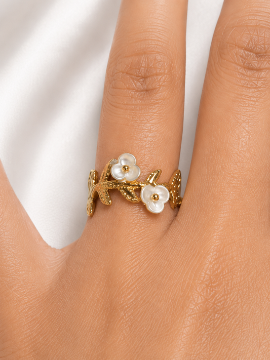 Mirelys – Bague florale nacrée
