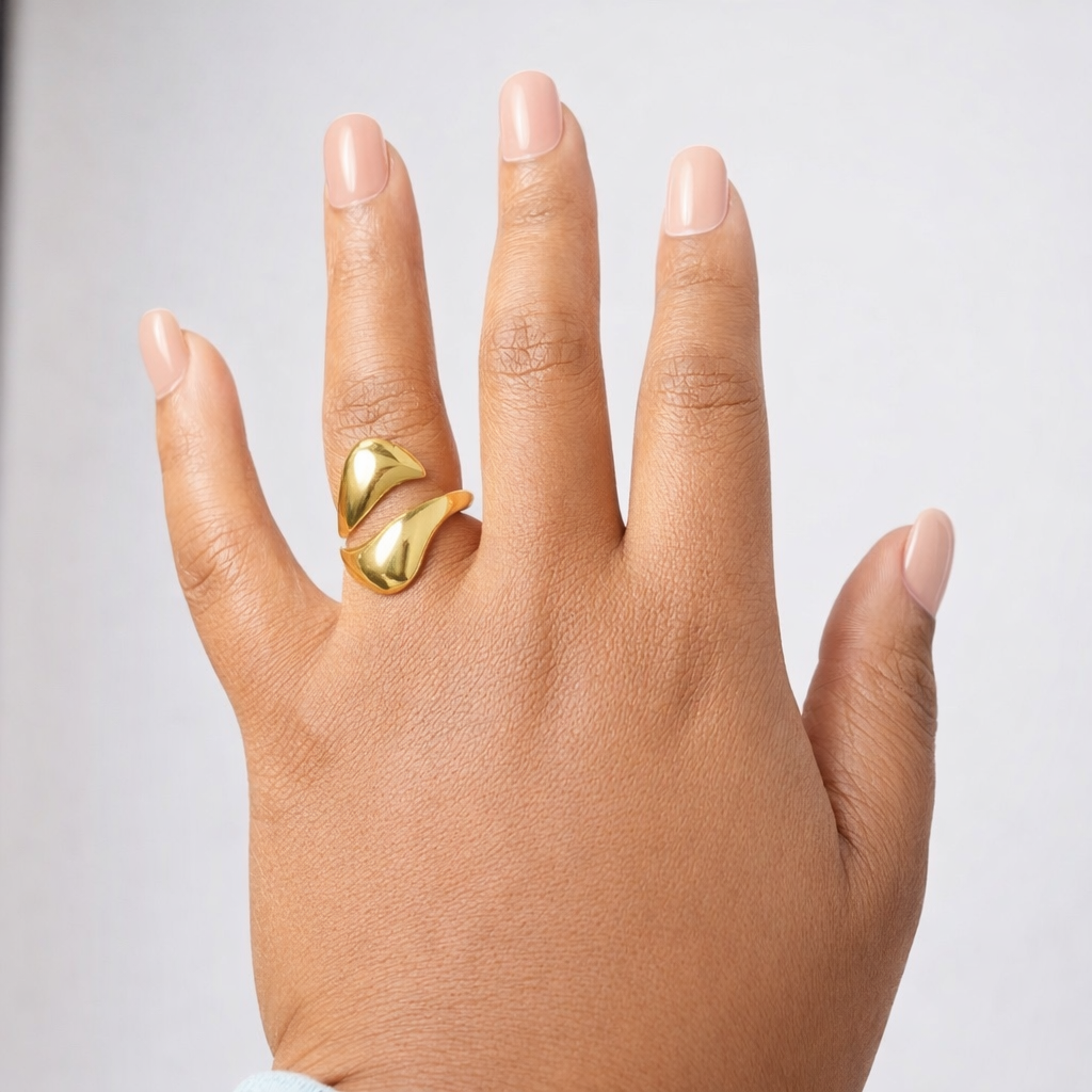 SOLEA – Fluid gold ring