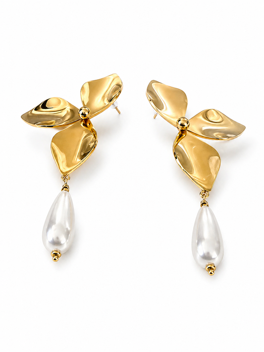ÉCLAT DE PERLA – Gilded Pearl Earrings