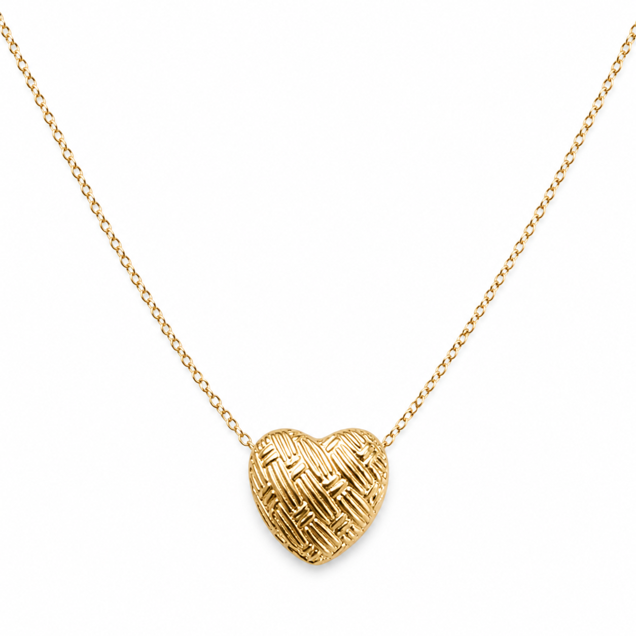 Célina Golden Heart Necklace – Elegant Pendant