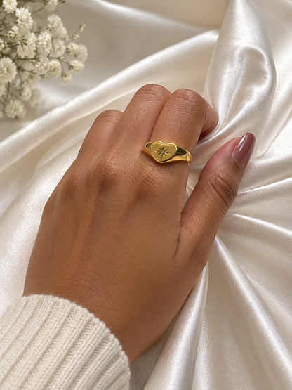 Vergoldeter Astra Ring mit Sternenmuster