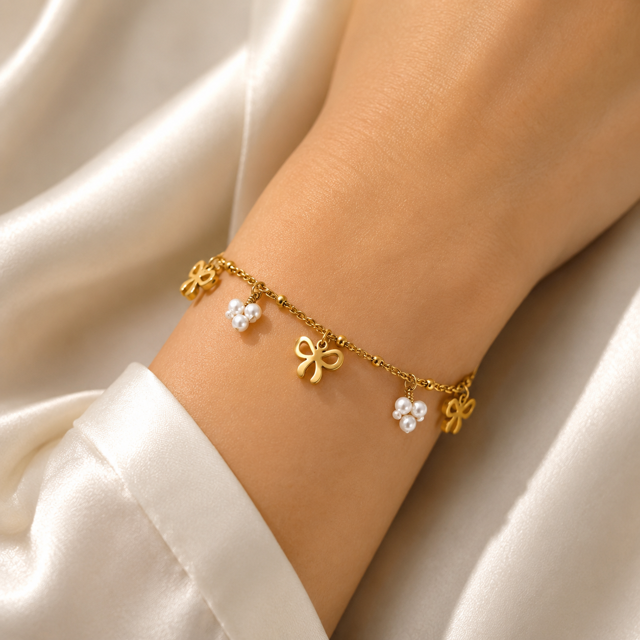 Noevis — Gold-plated beaded knot bracelet
