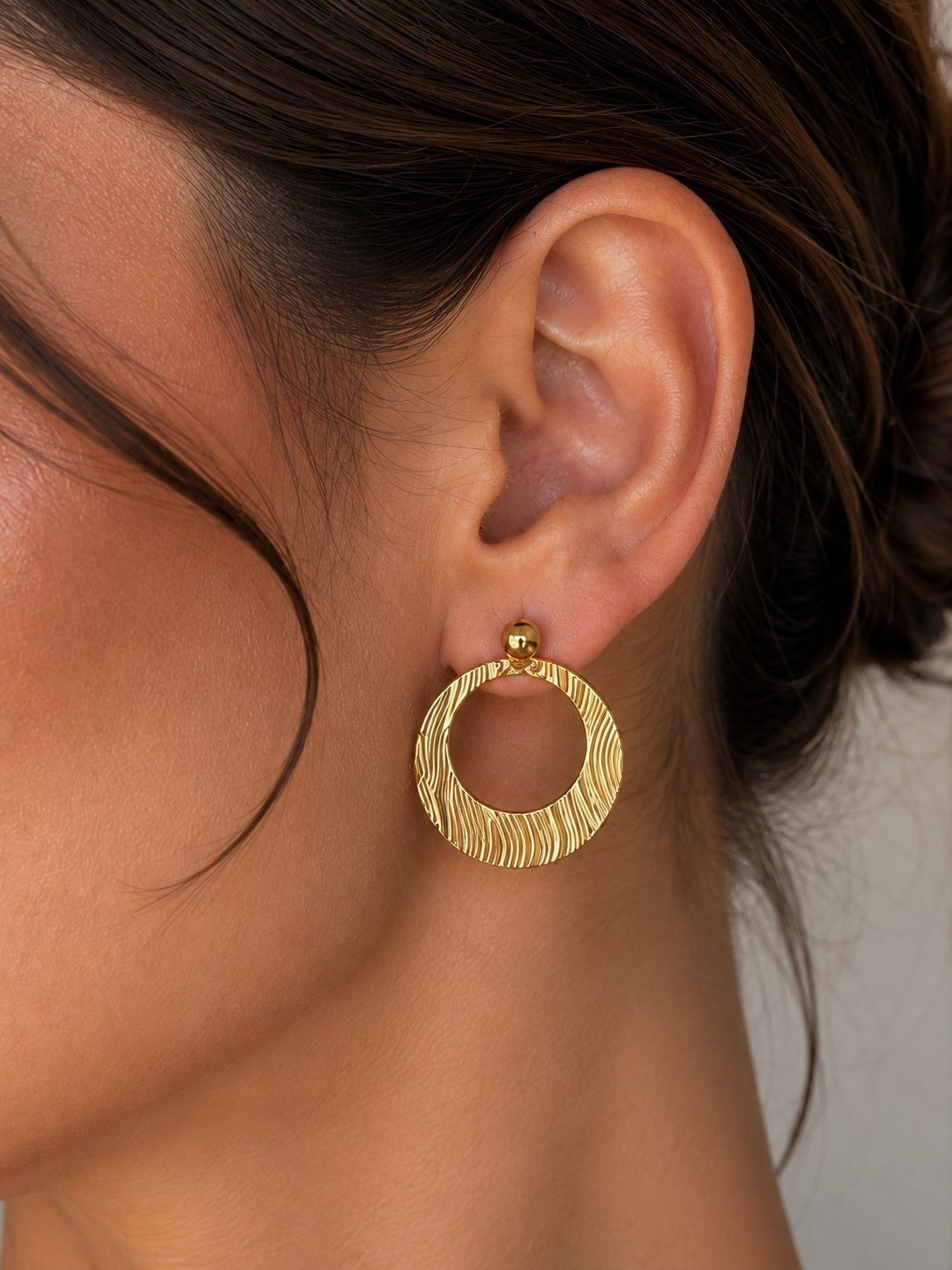 SIENNA – Boucles dorées texturées