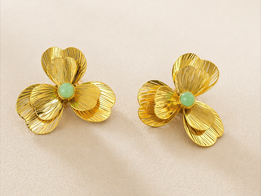 EMERALD SHINE – Gilded Flower Earrings