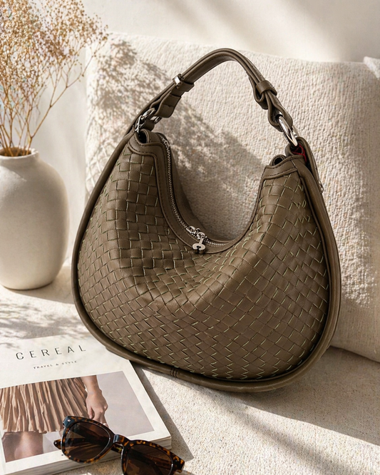 Braided Léora Bag – Stylish half-moon bag