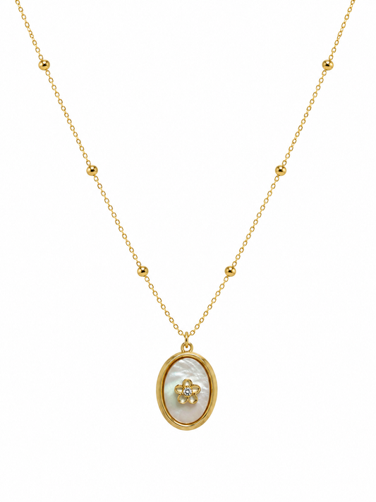 ALMA – Pearly flower necklace