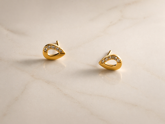 AURA – Shimmering Gold Hoops